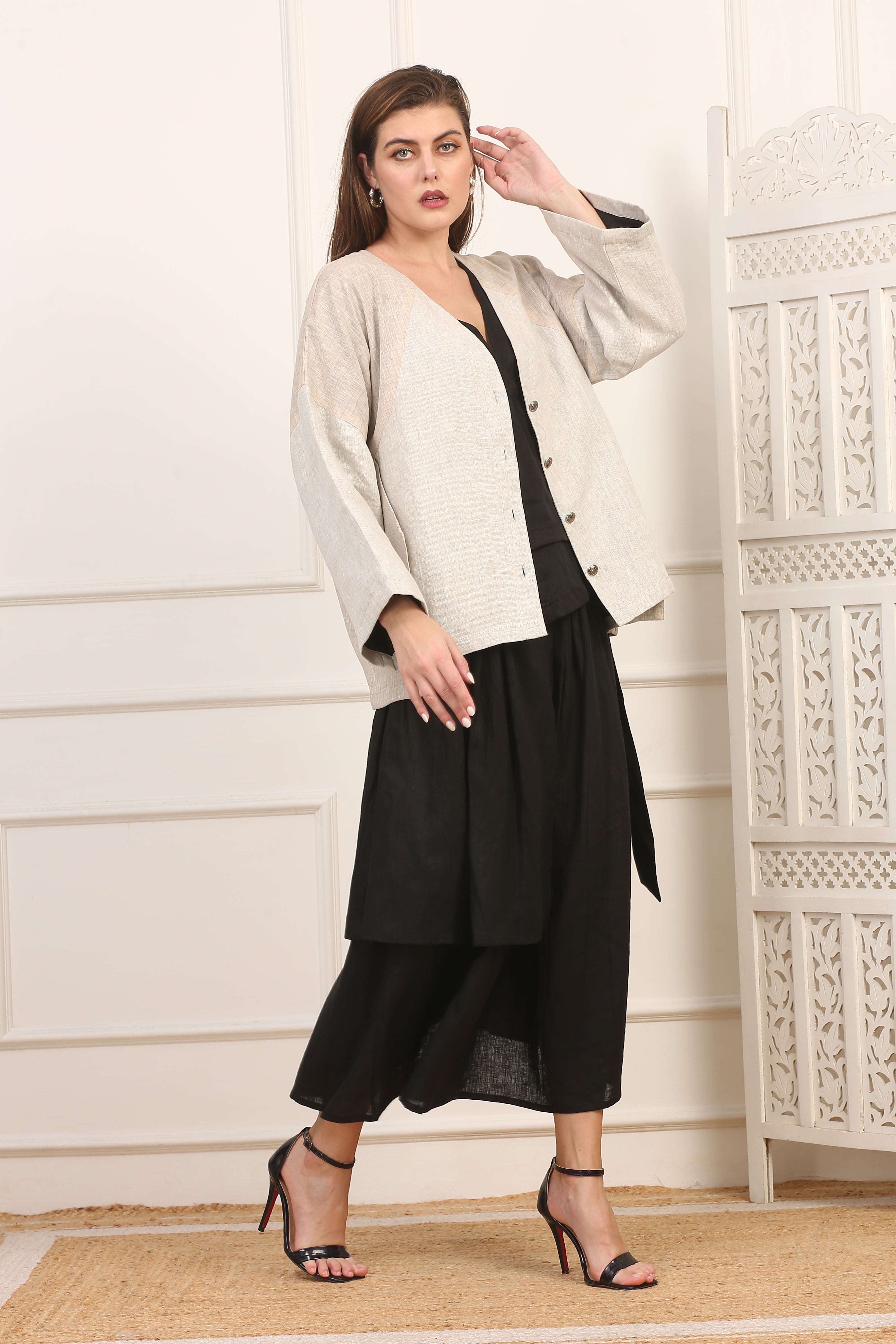 Giacca in Lino Beige con Scollo a V