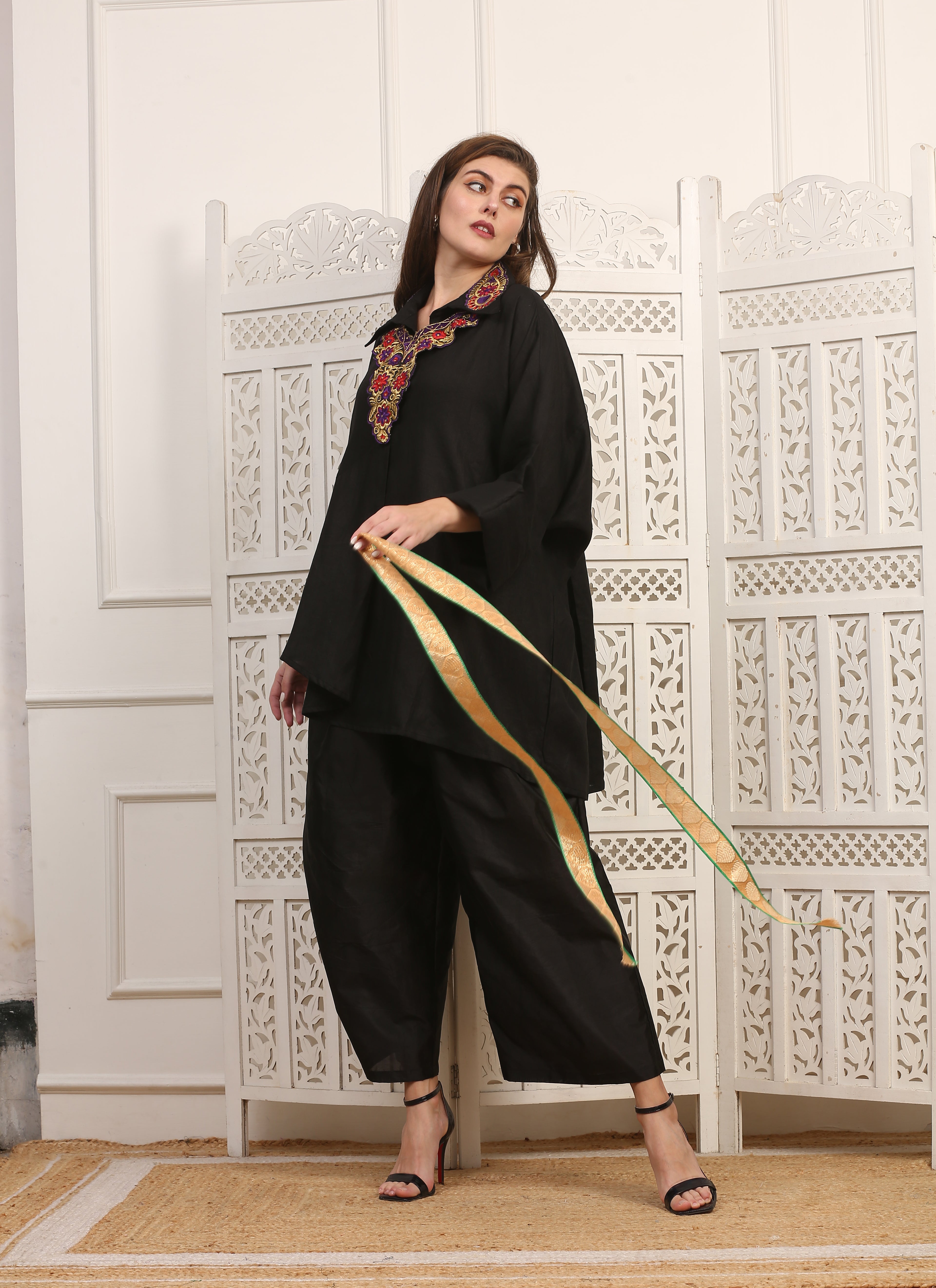 T-shirt in Cotone con Ricami