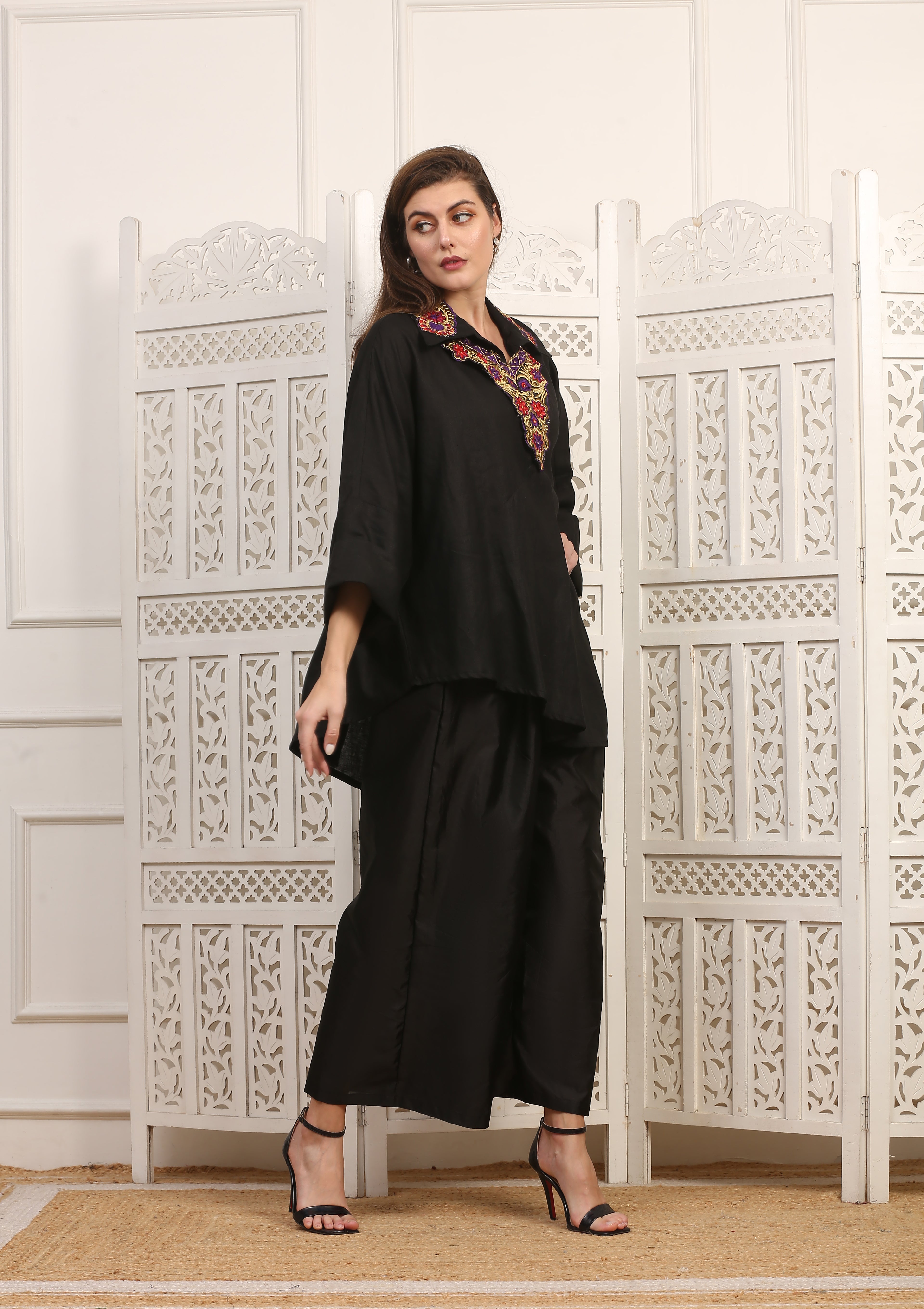 T-shirt in Cotone con Ricami