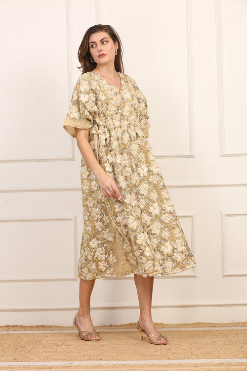 Kaftano Seta con Paillettes in Oro e Ricami Bianchi