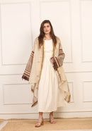 Stola Seta con Maniche e Ricami Toni Beige Artigianale