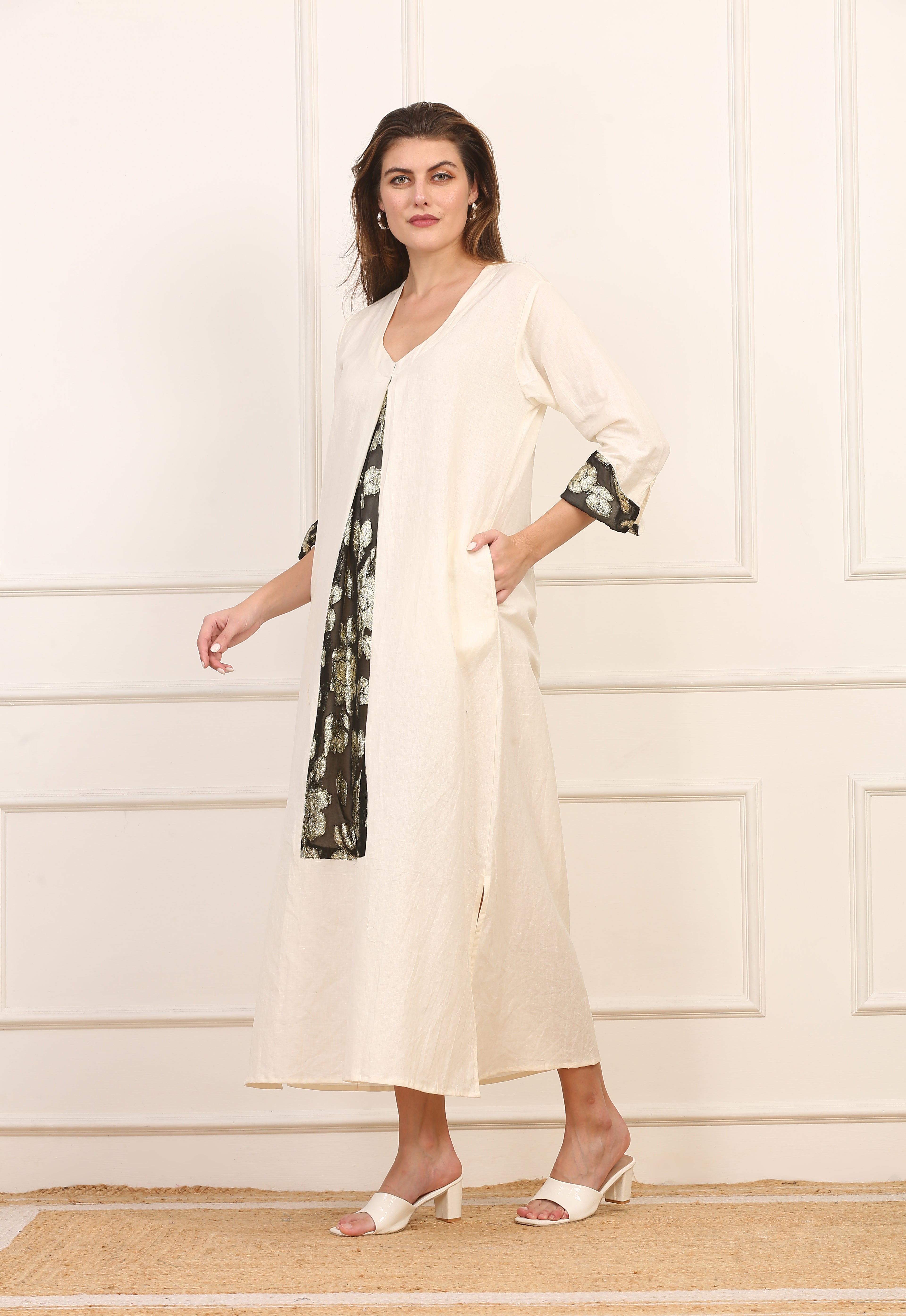 Abito in Lino e Cotone Beige con Inserti in Seta