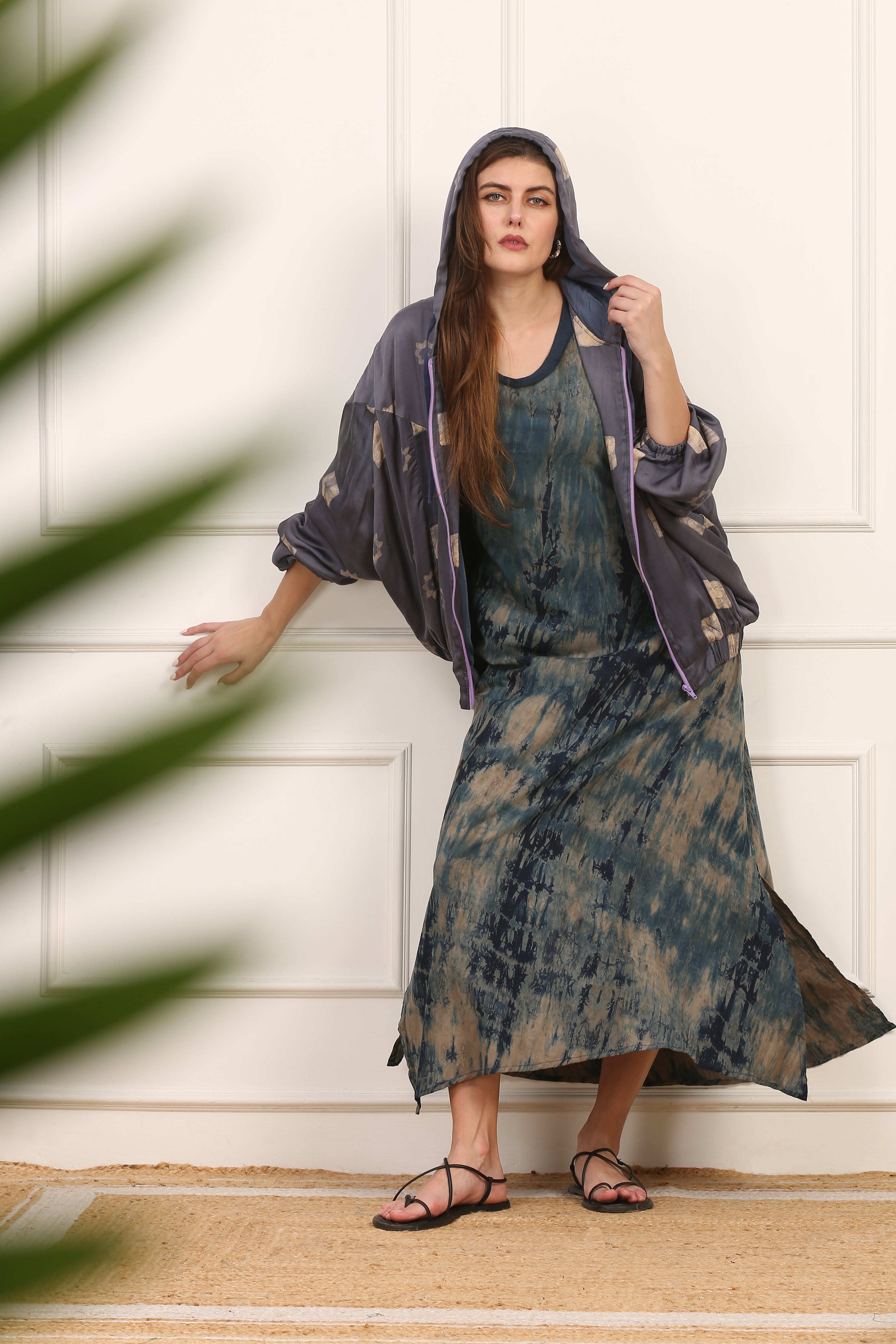 Giubbino con Cappuccio in Seta Shibori Viola con Motivi Geometrici