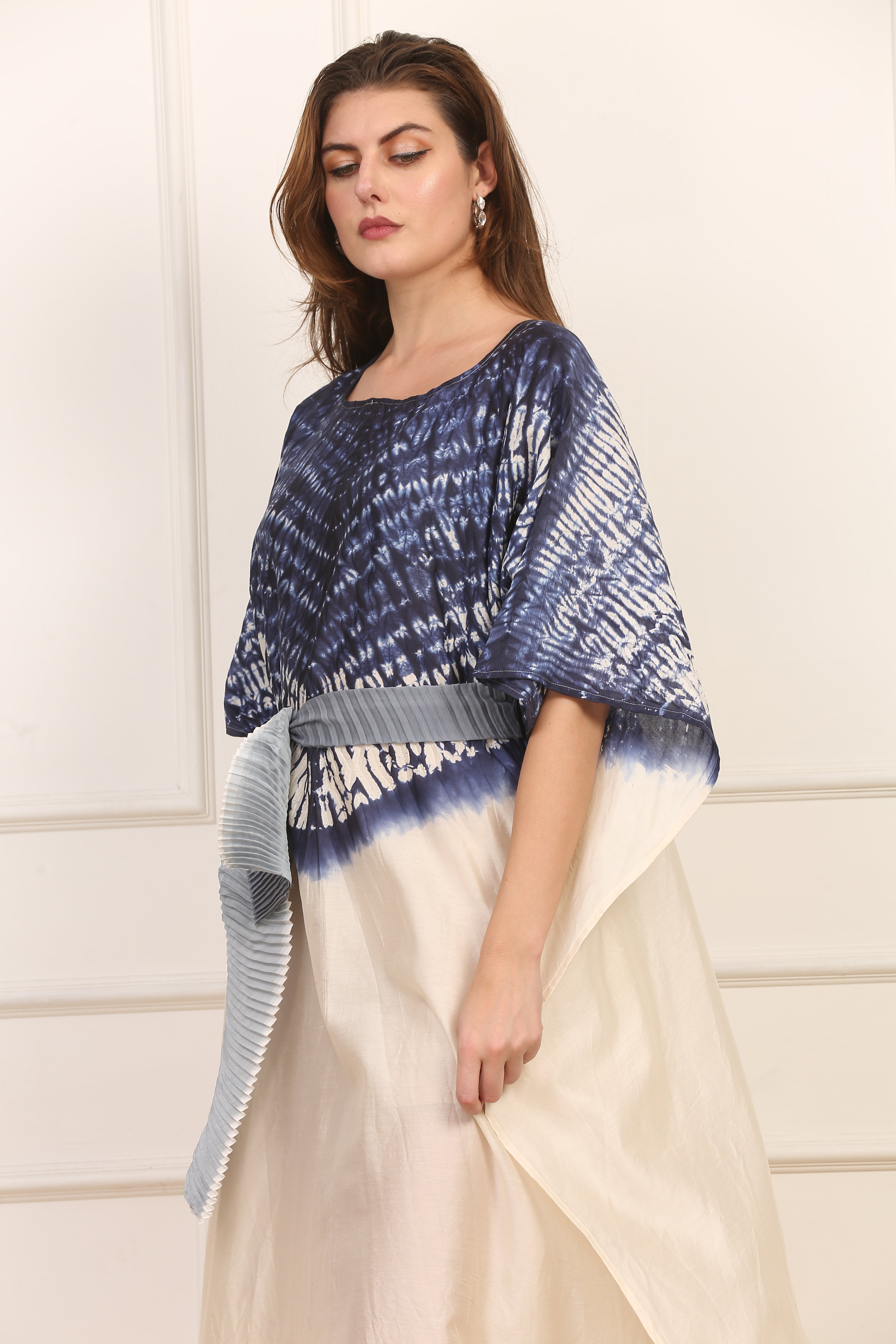 Kaftano Versatile in Seta Shibori Blu e Bianco