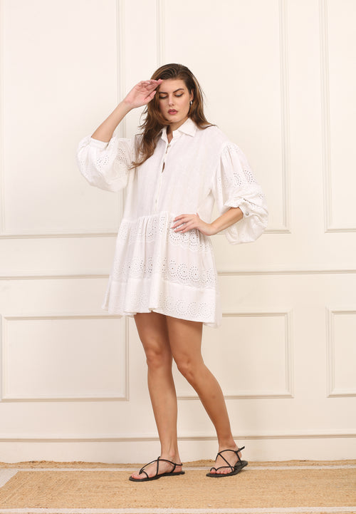 Mini Abito in Cotone Bianco con Ricami Sangallo e Maniche a Balze