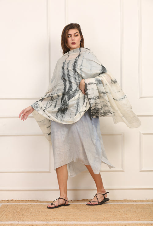 Stola in Seta Shibori Bianco e Nero