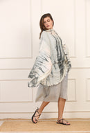 Stola in Seta Shibori Bianco e Nero