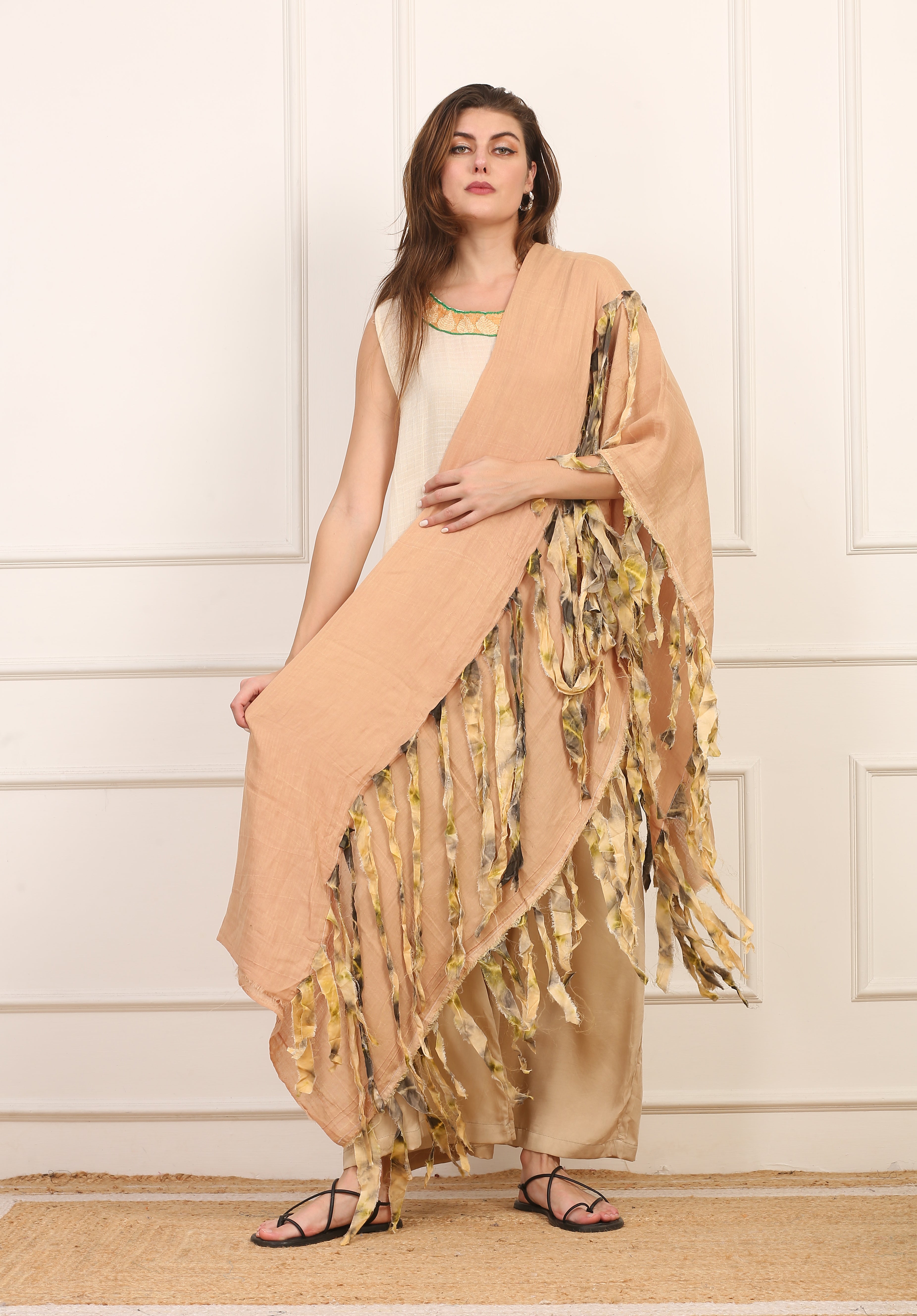 Stola in Seta Beige con Frange Artigianali Multicolor