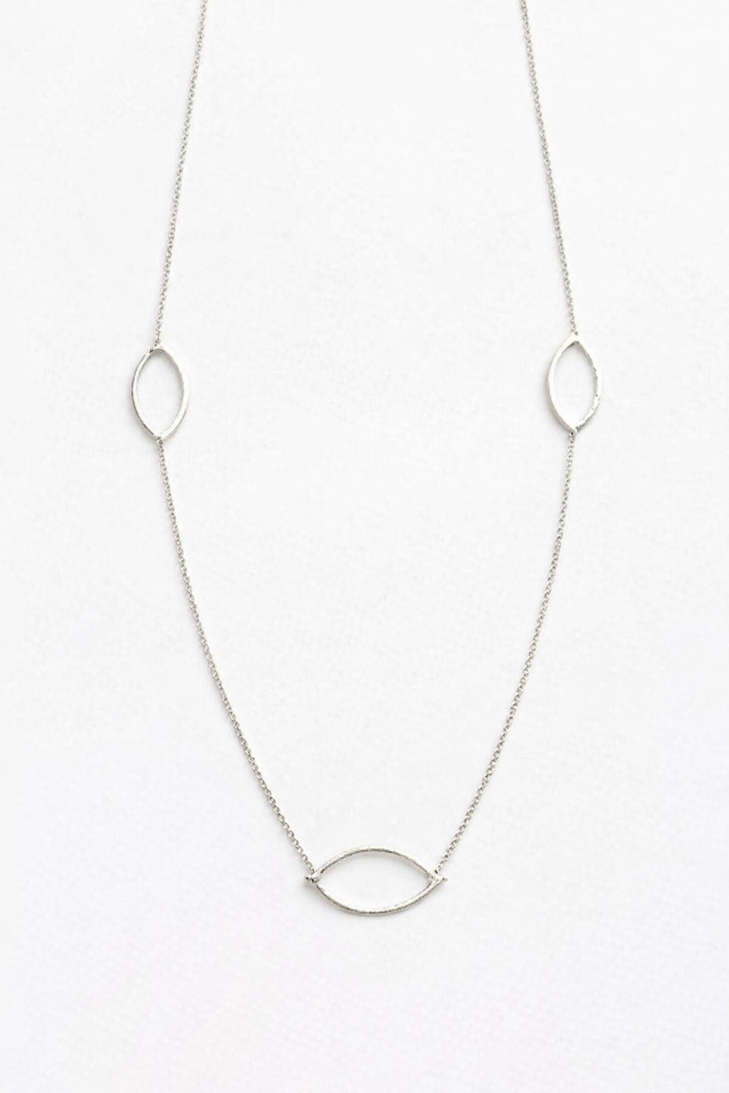 Collana con Elementi Ovali Bagnata in Argento