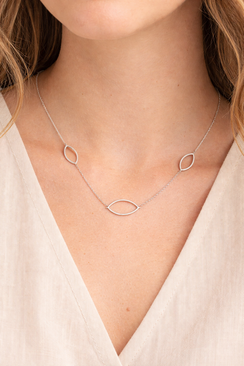 Collana con Elementi Ovali Bagnata in Argento
