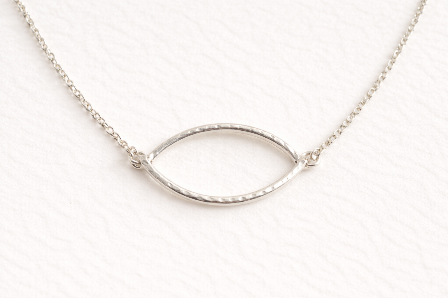 Collana con Elementi Ovali Bagnata in Argento