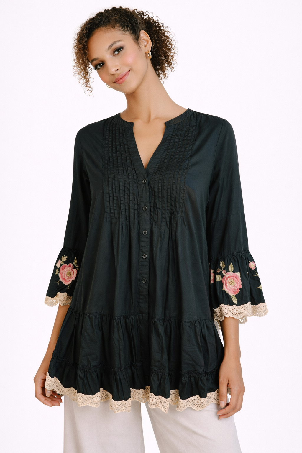 Blusa in Cotone con Pittura a Mano, Ricami Floreali e Pizzo