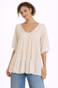 T-Shirt in Cotone Sangallo con Ricami e Bottoni sul Retro